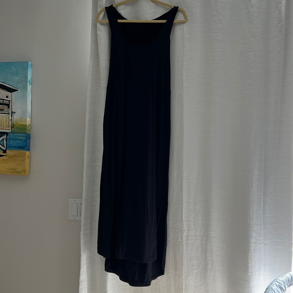 Lululemon black midi dress open back size 6